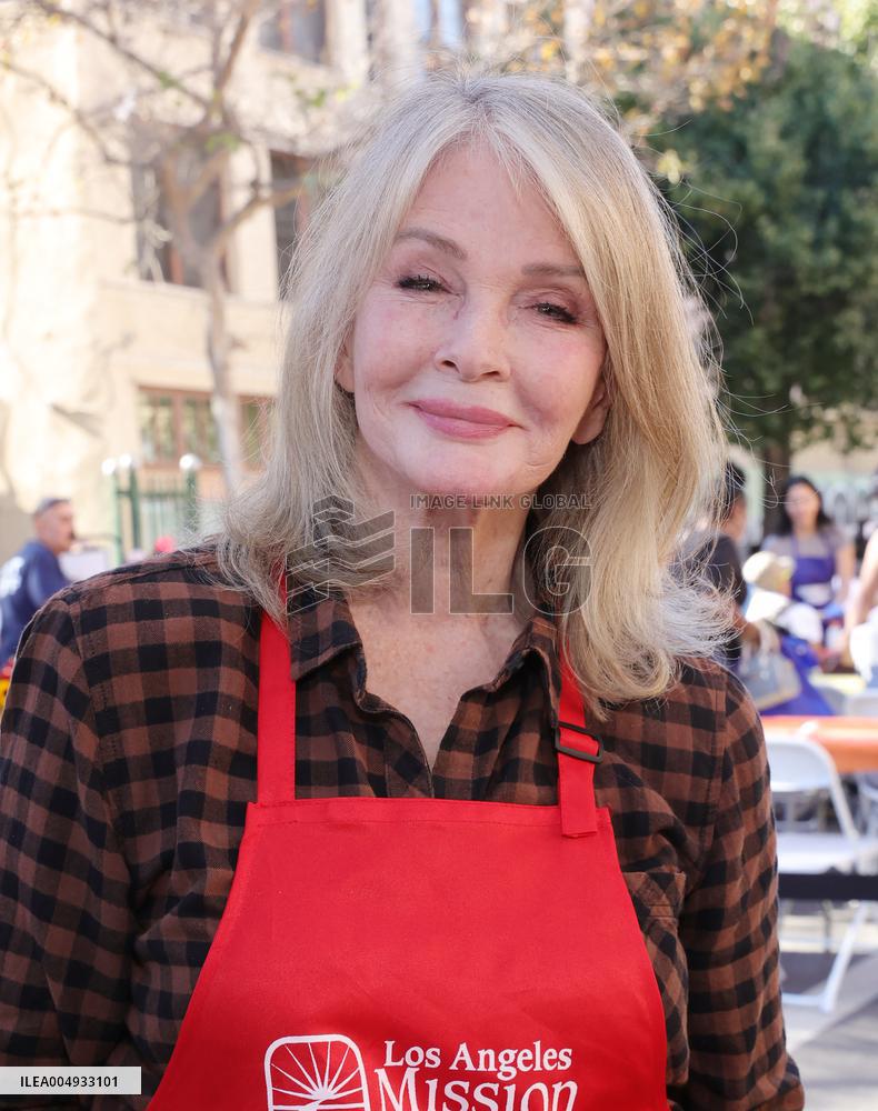 2025 Thanks & Giving On Skid Row - LA