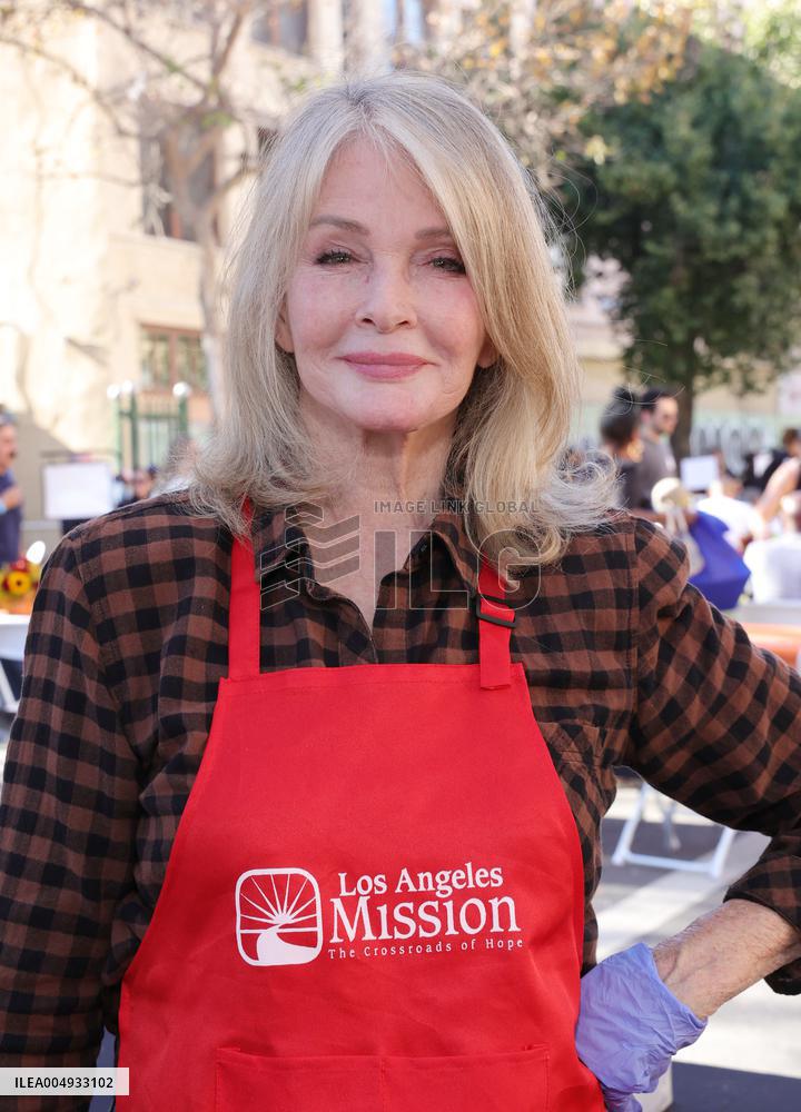 2025 Thanks & Giving On Skid Row - LA