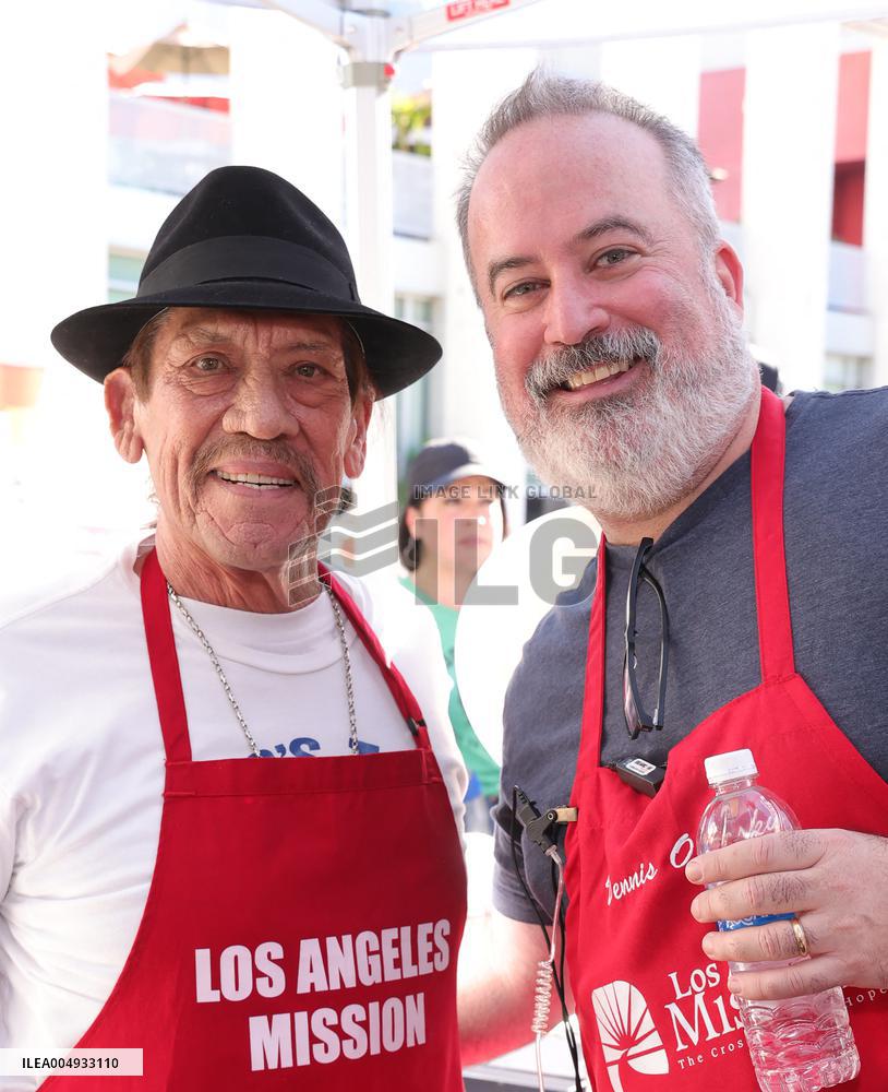 2025 Thanks & Giving On Skid Row - LA