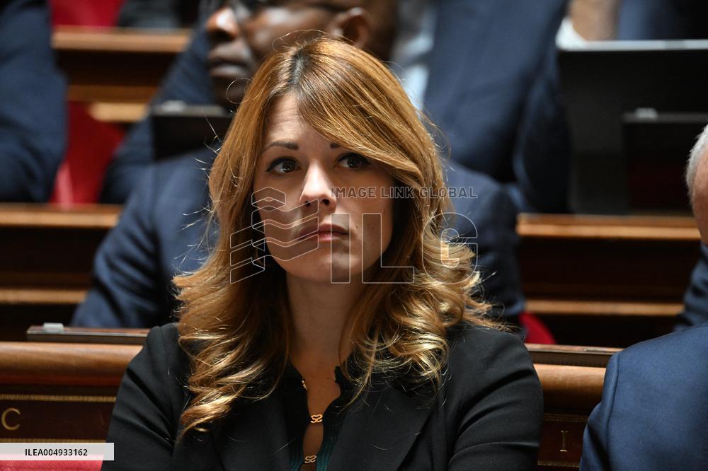 Questions To Government At The Senate - Paris