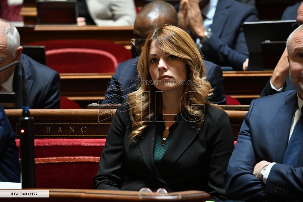 Questions To Government At The Senate - Paris