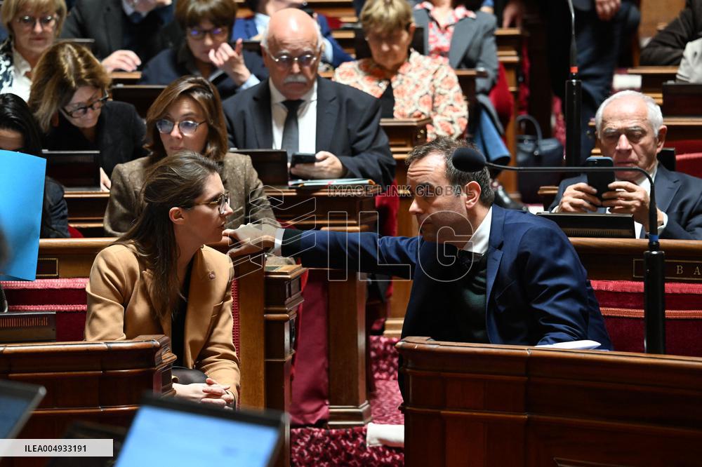 Questions To Government At The Senate - Paris