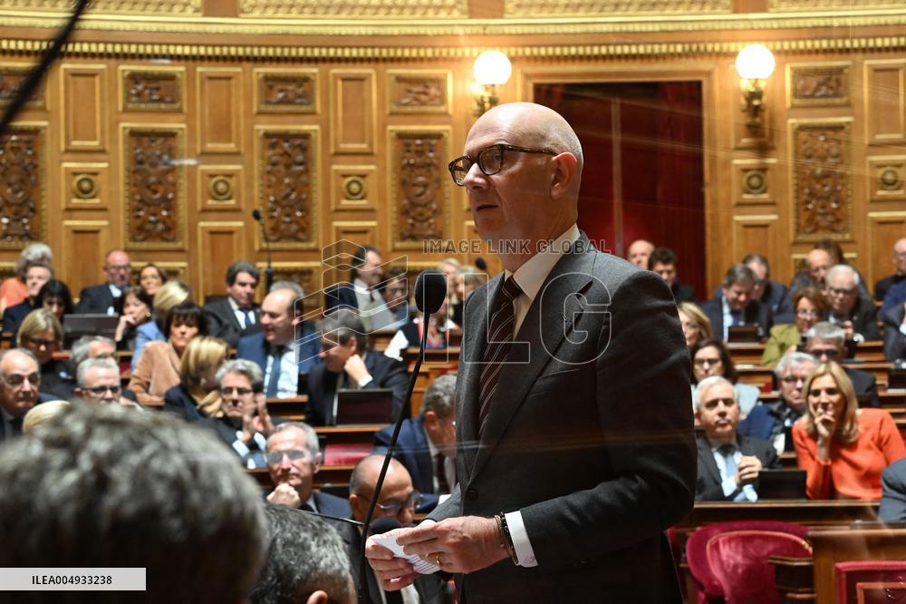 Questions To Government At The Senate - Paris