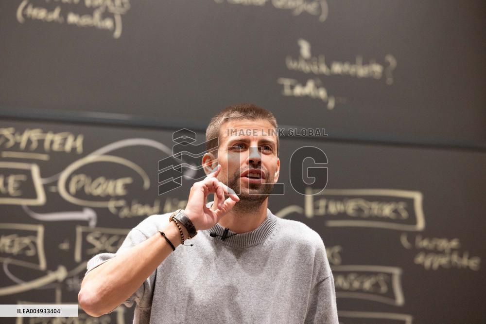 Gerard Piqué teaches two classes at Harvard's prestigious MBA in Boston