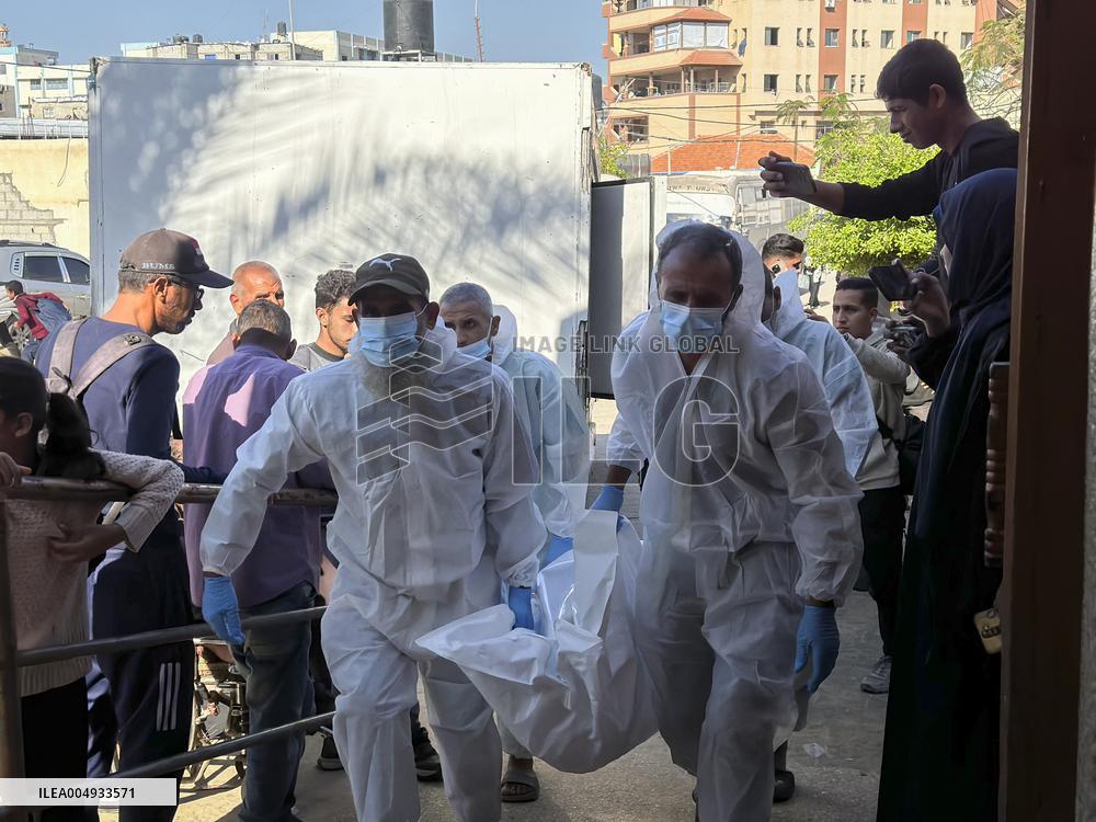 Red Cross Receives Bodies From Israel - Khan Younis