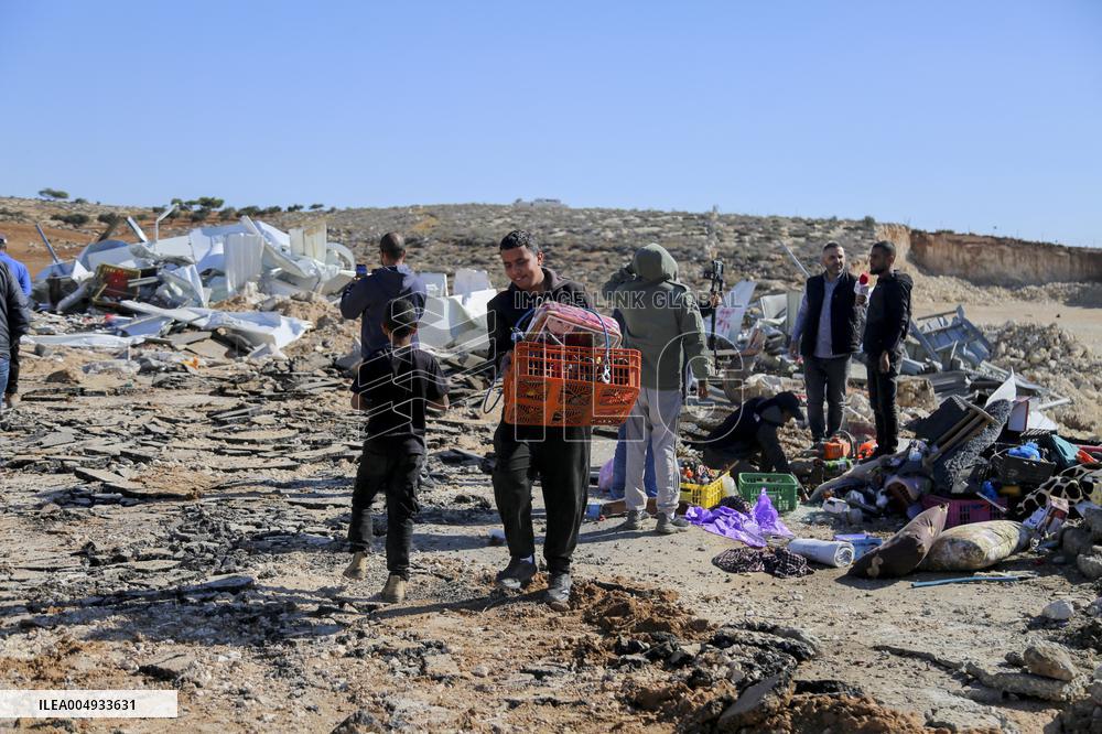Shops Demolished in West Bank