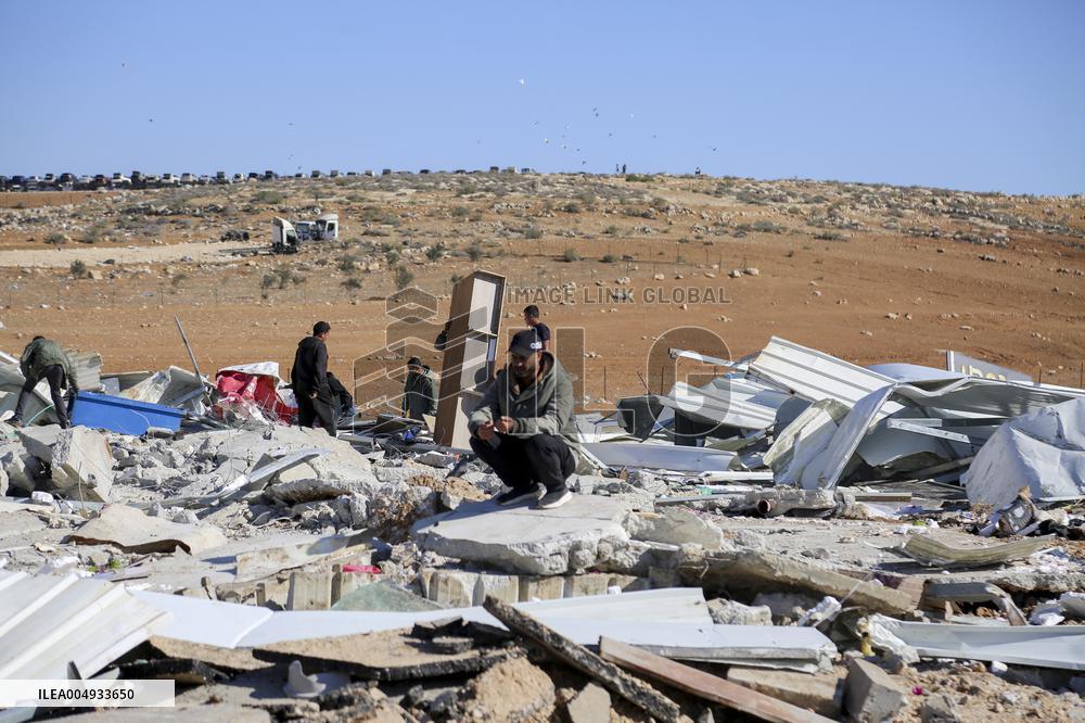 Shops Demolished in West Bank