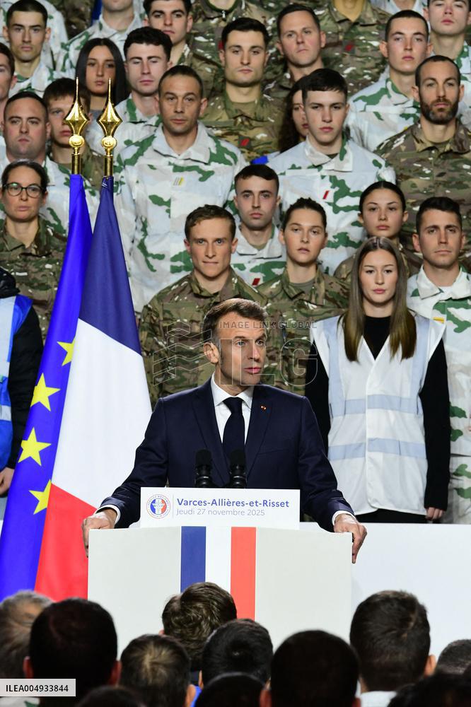 Macron Visits The 27th Mountain Infantry Brigade - Varces
