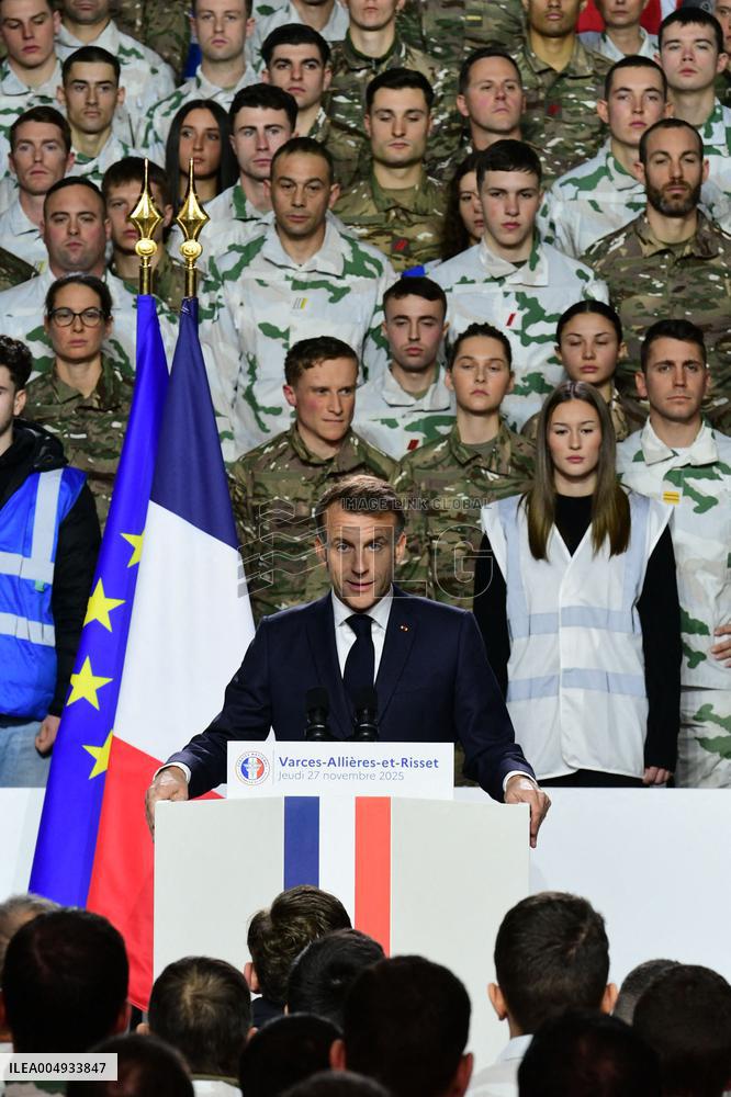 Macron Visits The 27th Mountain Infantry Brigade - Varces