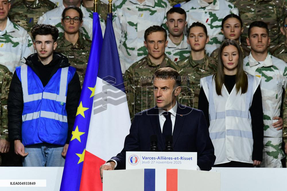 Macron Visits The 27th Mountain Infantry Brigade - Varces
