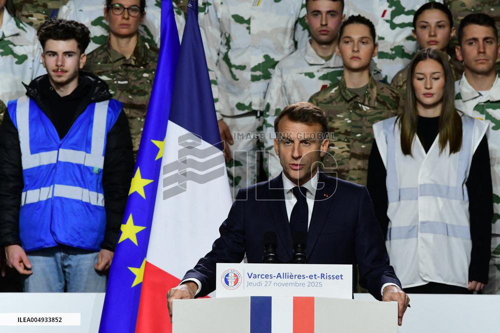 Macron Visits The 27th Mountain Infantry Brigade - Varces