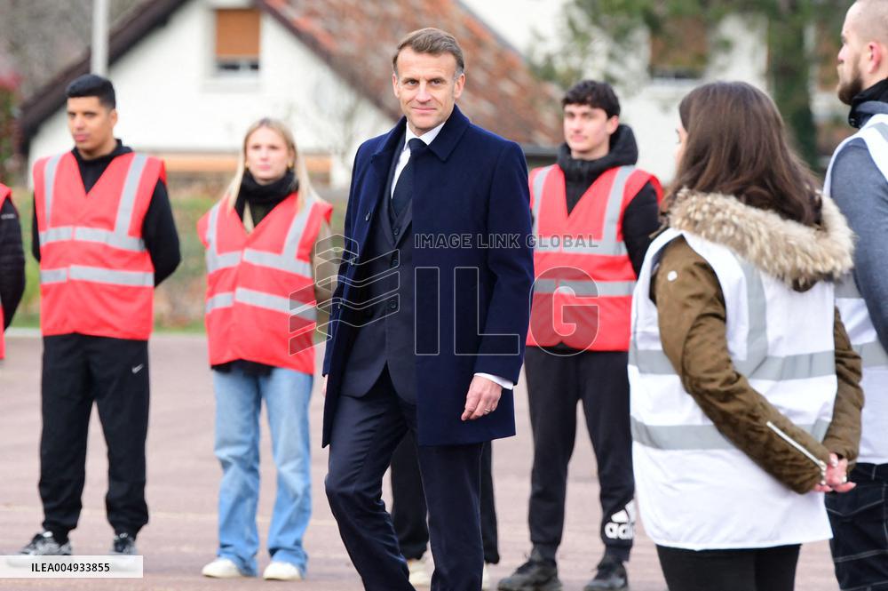 Macron Visits The 27th Mountain Infantry Brigade - Varces