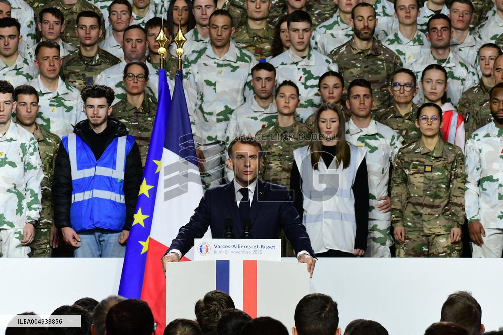 Macron Visits The 27th Mountain Infantry Brigade - Varces