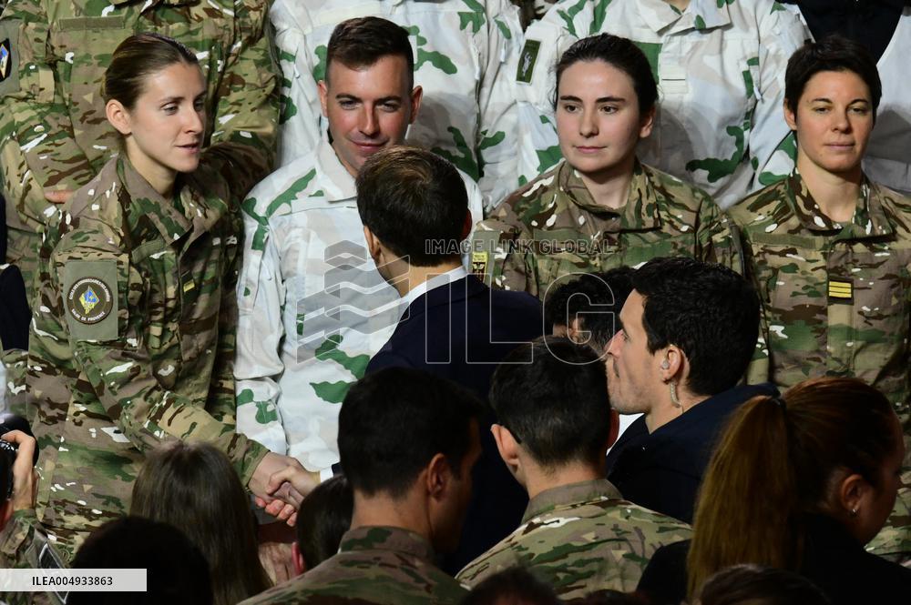 Macron Visits The 27th Mountain Infantry Brigade - Varces