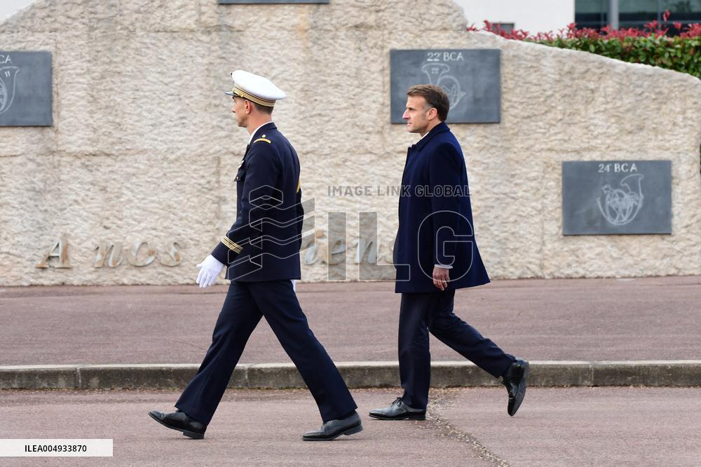 Macron Visits The 27th Mountain Infantry Brigade - Varces