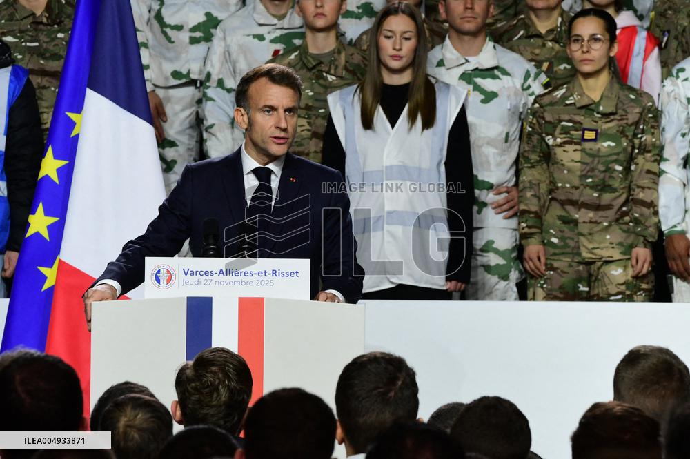 Macron Visits The 27th Mountain Infantry Brigade - Varces