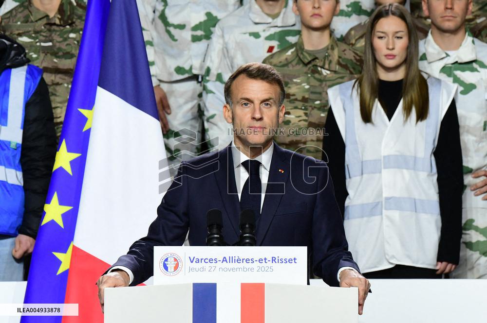 Macron Visits The 27th Mountain Infantry Brigade - Varces