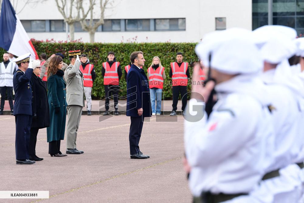 Macron Visits The 27th Mountain Infantry Brigade - Varces