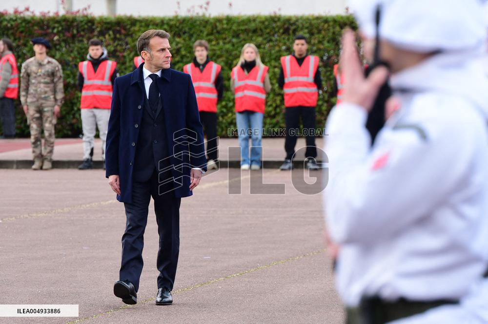 Macron Visits The 27th Mountain Infantry Brigade - Varces