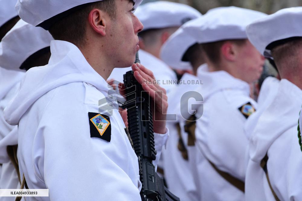 Macron Visits The 27th Mountain Infantry Brigade - Varces