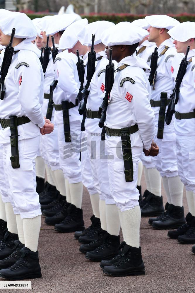 Macron Visits The 27th Mountain Infantry Brigade - Varces