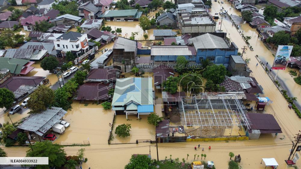 At Least 61 People Killed in Indonesia Floods