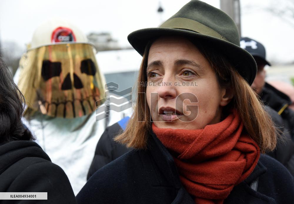 ArcelorMittal Rally in Front of the National Assembly - Paris