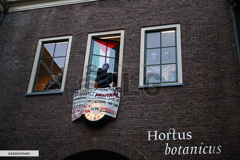 Leiden University Occupation - Leiden