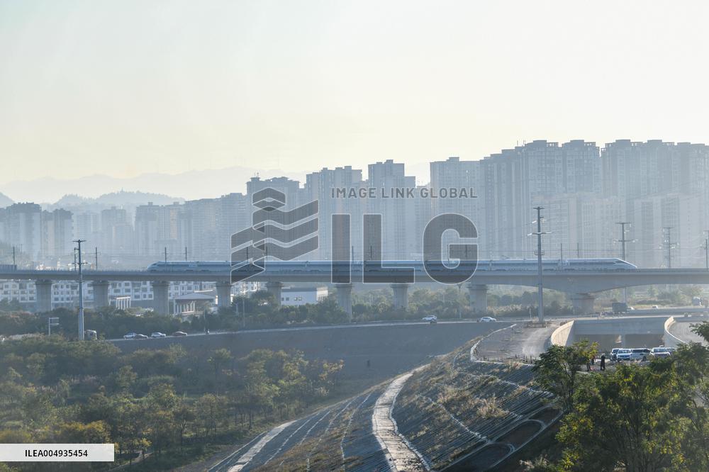 Panzhou-Xingyi Railway Put Into Operation