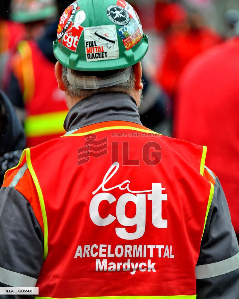 Demonstration of The CGT for The Nationalization of Arcelor Mittal - Paris