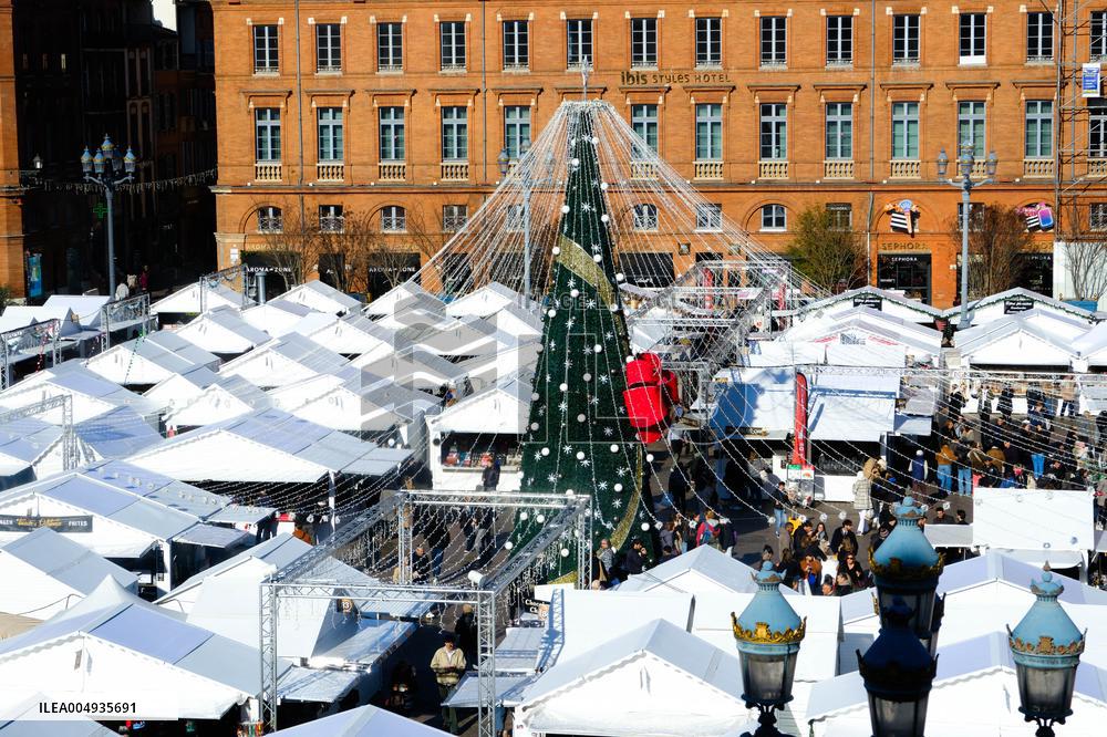 Christmas Market At Place Du Capitole - Toulouse