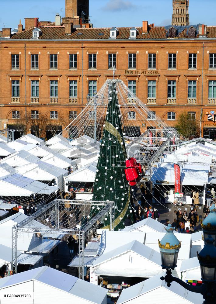 Christmas Market At Place Du Capitole - Toulouse