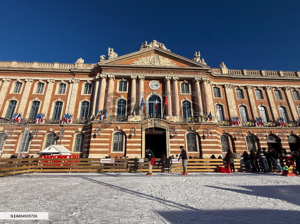 Christmas Market At Place Du Capitole - Toulouse