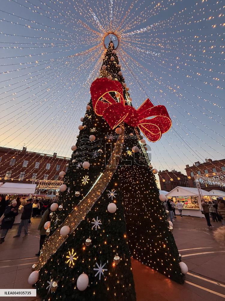 Christmas Market At Place Du Capitole - Toulouse