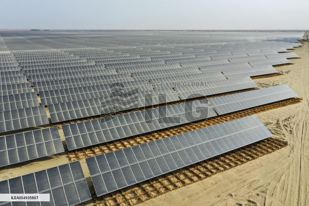 China Expands Green Belt Around Its Largest Desert