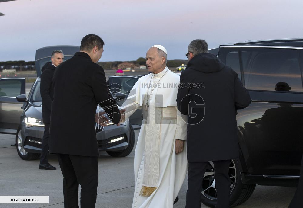 Pope Leo XIV Boards Plane On His Way To Turkey - Rome