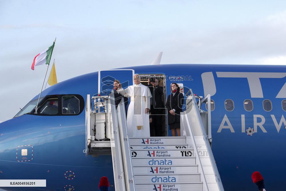 Pope Leo XIV Boards Plane On His Way To Turkey - Rome