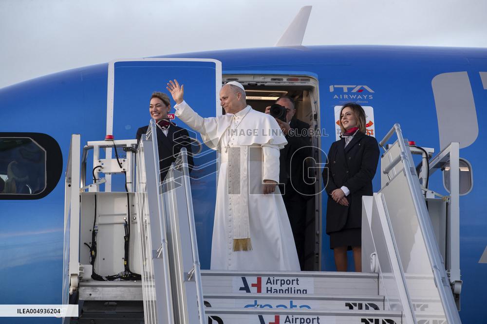 Pope Leo XIV Boards Plane On His Way To Turkey - Rome