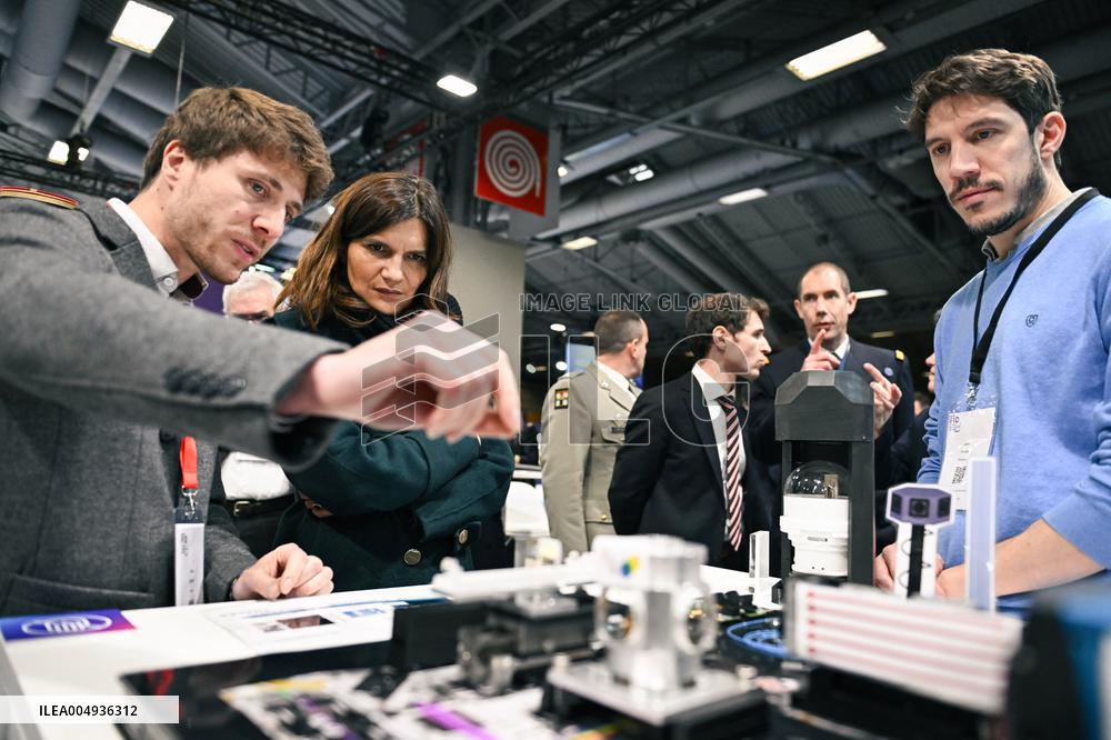 Alice Rufo visits Defence Innovation Forum - FID in Paris FA
