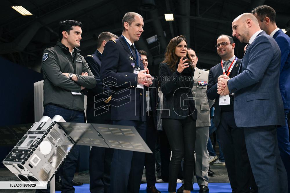 Alice Rufo visits Defence Innovation Forum - FID in Paris FA