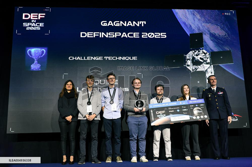 Alice Rufo visits Defence Innovation Forum - FID in Paris FA