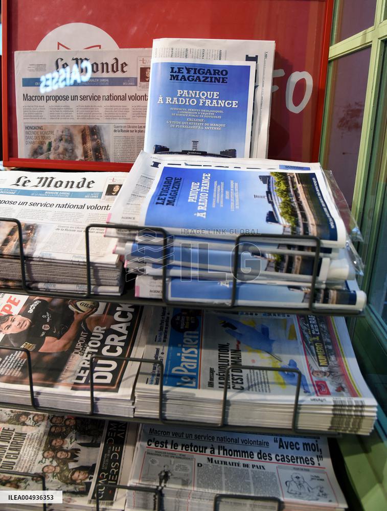 Illustration Newspapers at Newsstands - Paris