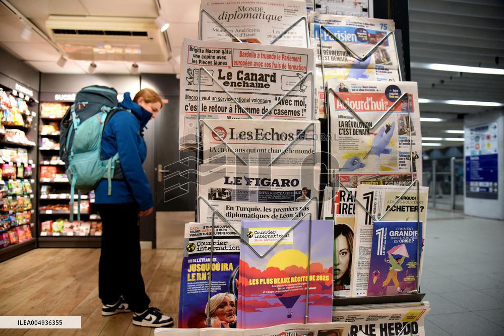 Illustration Newspapers at Newsstands - Paris