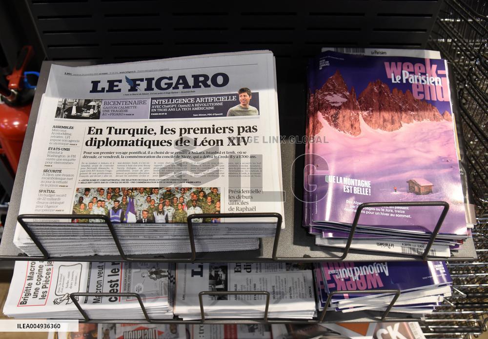 Illustration Newspapers at Newsstands - Paris