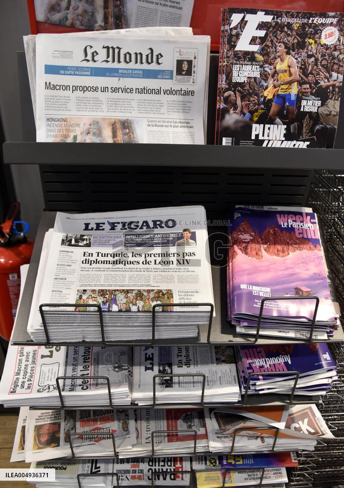 Illustration Newspapers at Newsstands - Paris