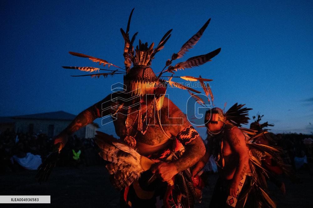 Indigenous People Participate To Sunrise Ceremony - USA