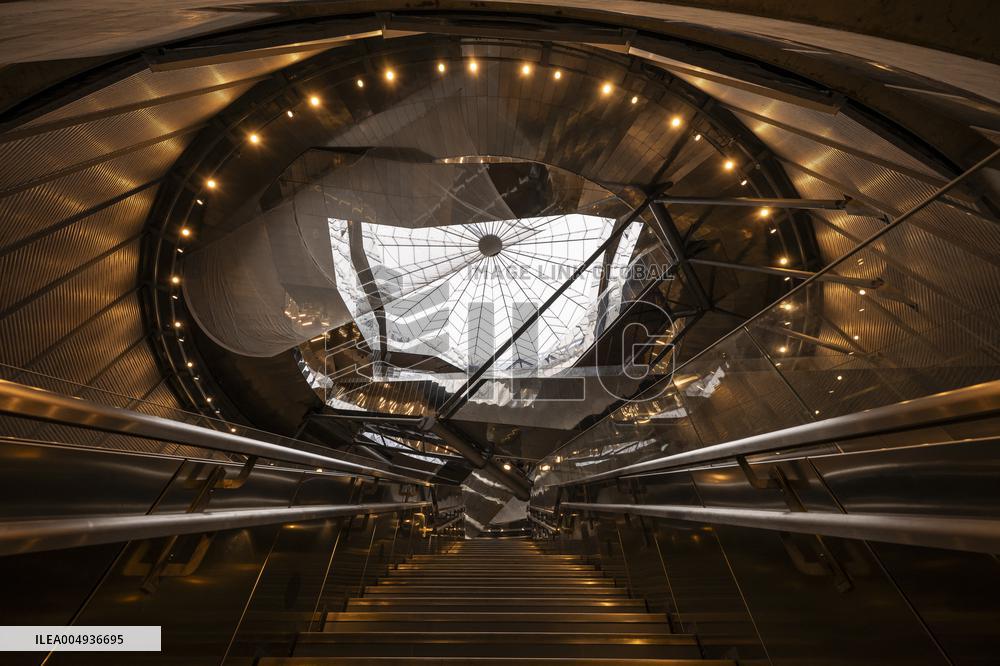 Villejuif - Gustave Roussy Metro Station Illustrations - Paris