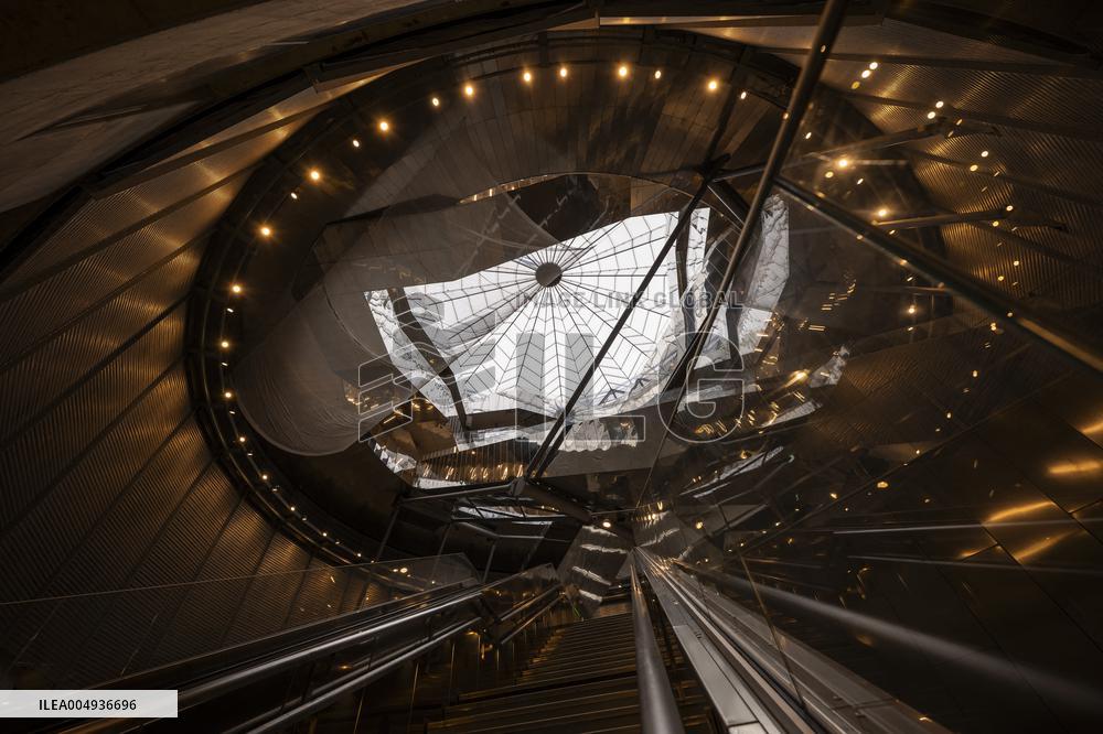 Villejuif - Gustave Roussy Metro Station Illustrations - Paris