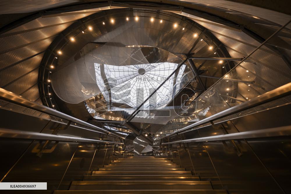 Villejuif - Gustave Roussy Metro Station Illustrations - Paris