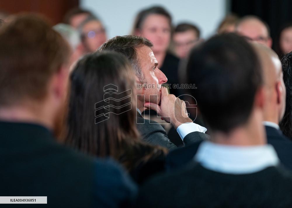 Macron meets readers of the Ebra group - Mirecourt